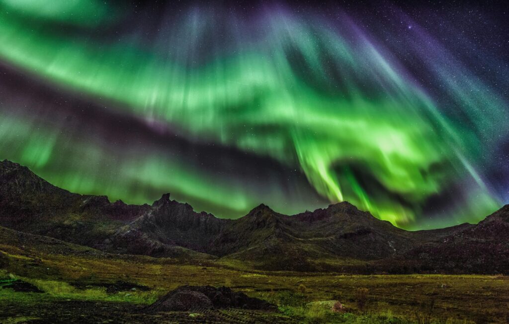 6 U.S Lodges You Cannot Miss To Enjoy Northern Lights! pexels therato 3384692 Luxury America